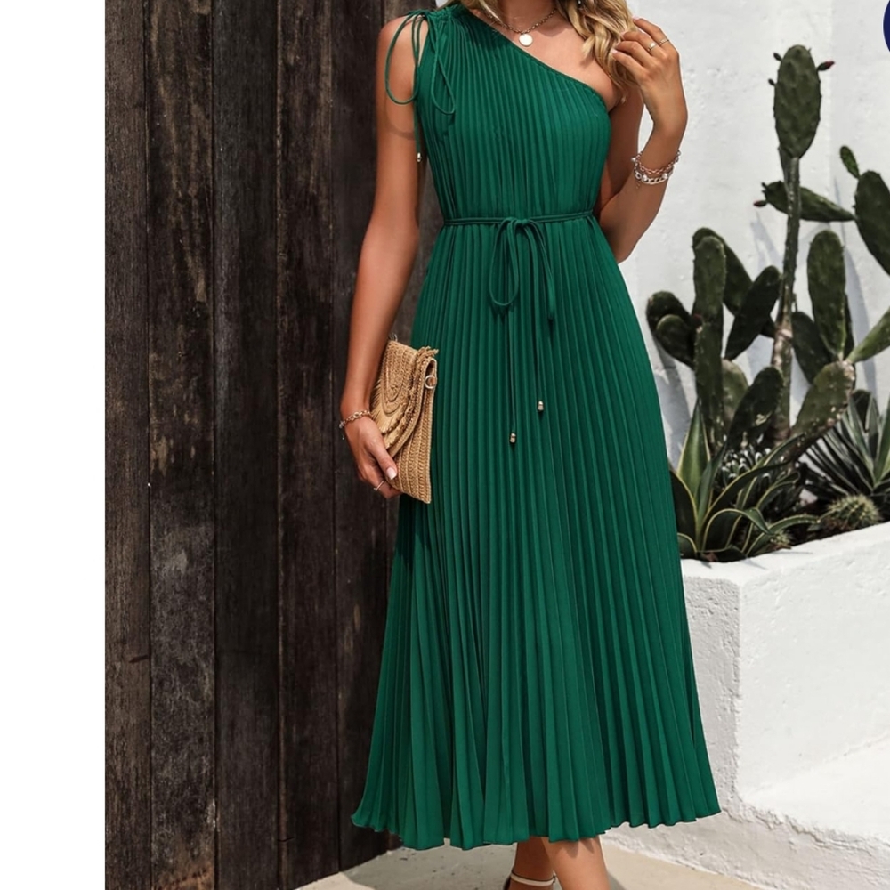 Elegant Green One-Shoulder Dress